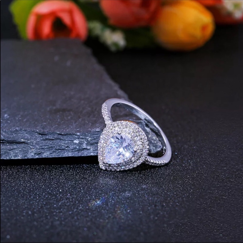 NWT Cubic Zircon Stone plated silver ring - Picture 3 of 5
